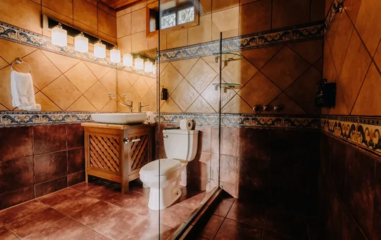 Family Room Private Bathroom